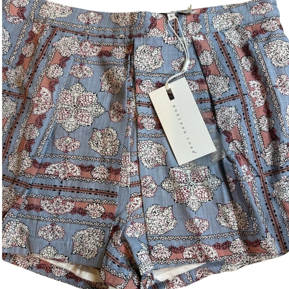 Endless Rose Blue Floral Tile Print Pleated High Waist Shorts NWT Large